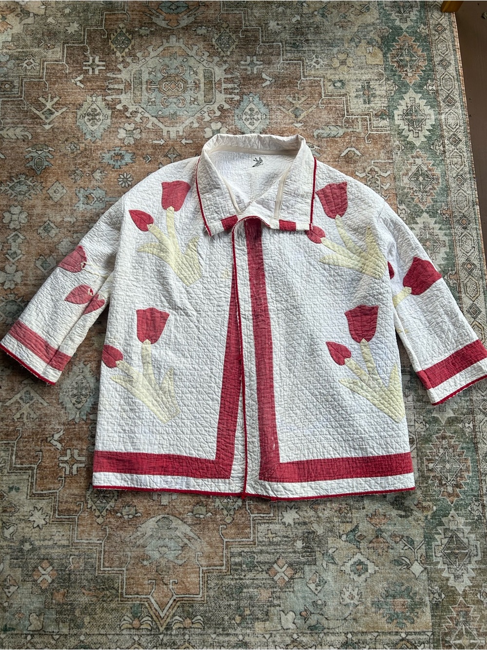 Vintage Feedsack Quilt Jacket White coat Jacket w/ Red Floral Trim tulip large